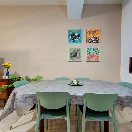 Apartment 2 Bedroom Near Sea And Bus Stops