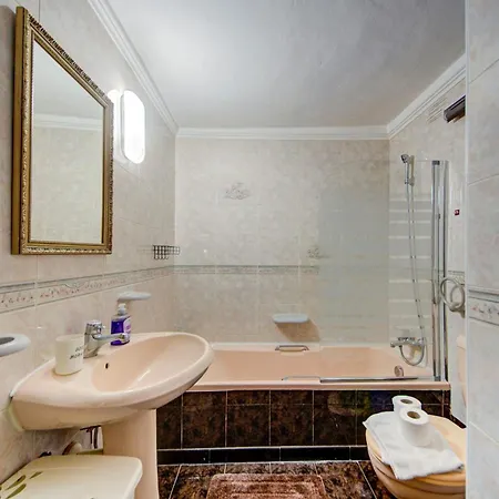 2 Bedroom Near Sea And Bus Stops Apartment Gzira
