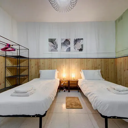 2 Bedroom Near Sea And Bus Stops Gzira